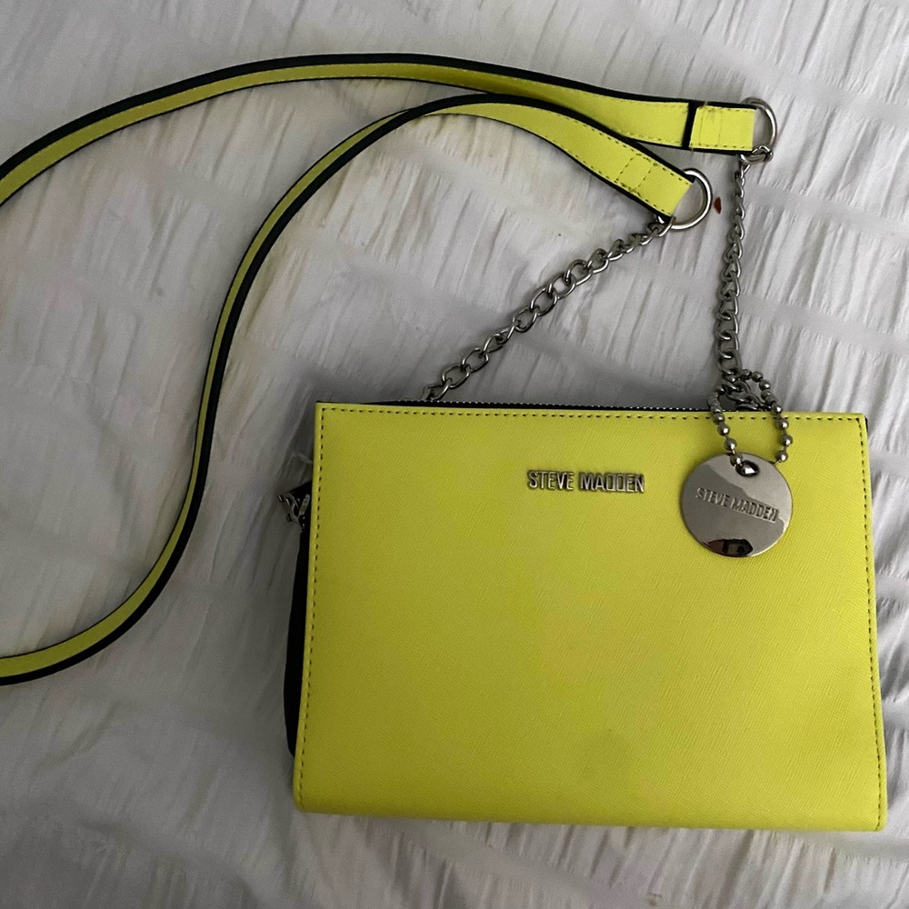 Neon yellow Steve Madden crossbody purse